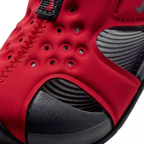 Летни сандали Nike за момичета в червено